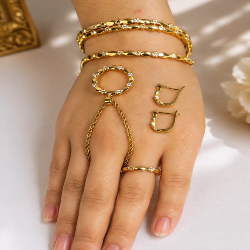 Bracelets, bague et boucles d'oreilles du pack Élégance